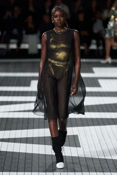 Look 5